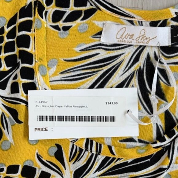 Ava Sky Honolulu Fighting Eel Pineapple Print Mini Dress NWT (Large) - Picture 3 of 4